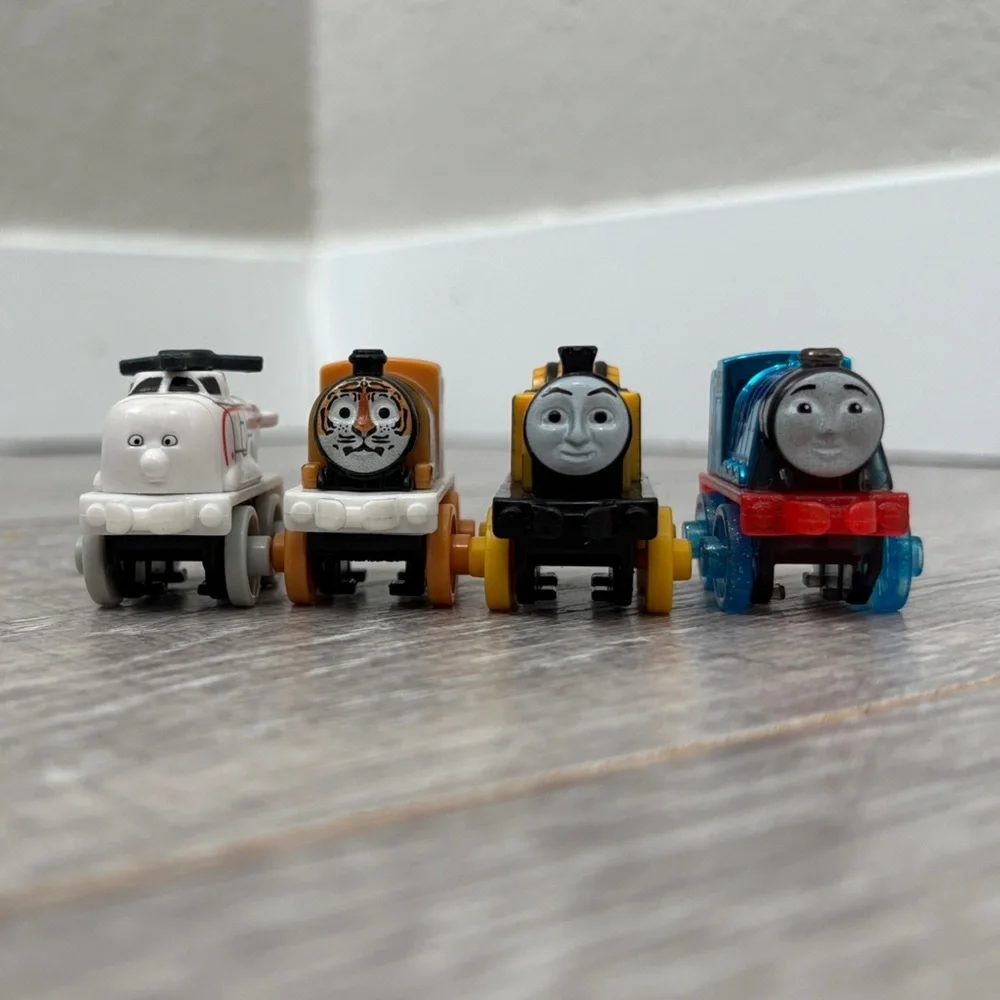 Lot of Thomas Minis